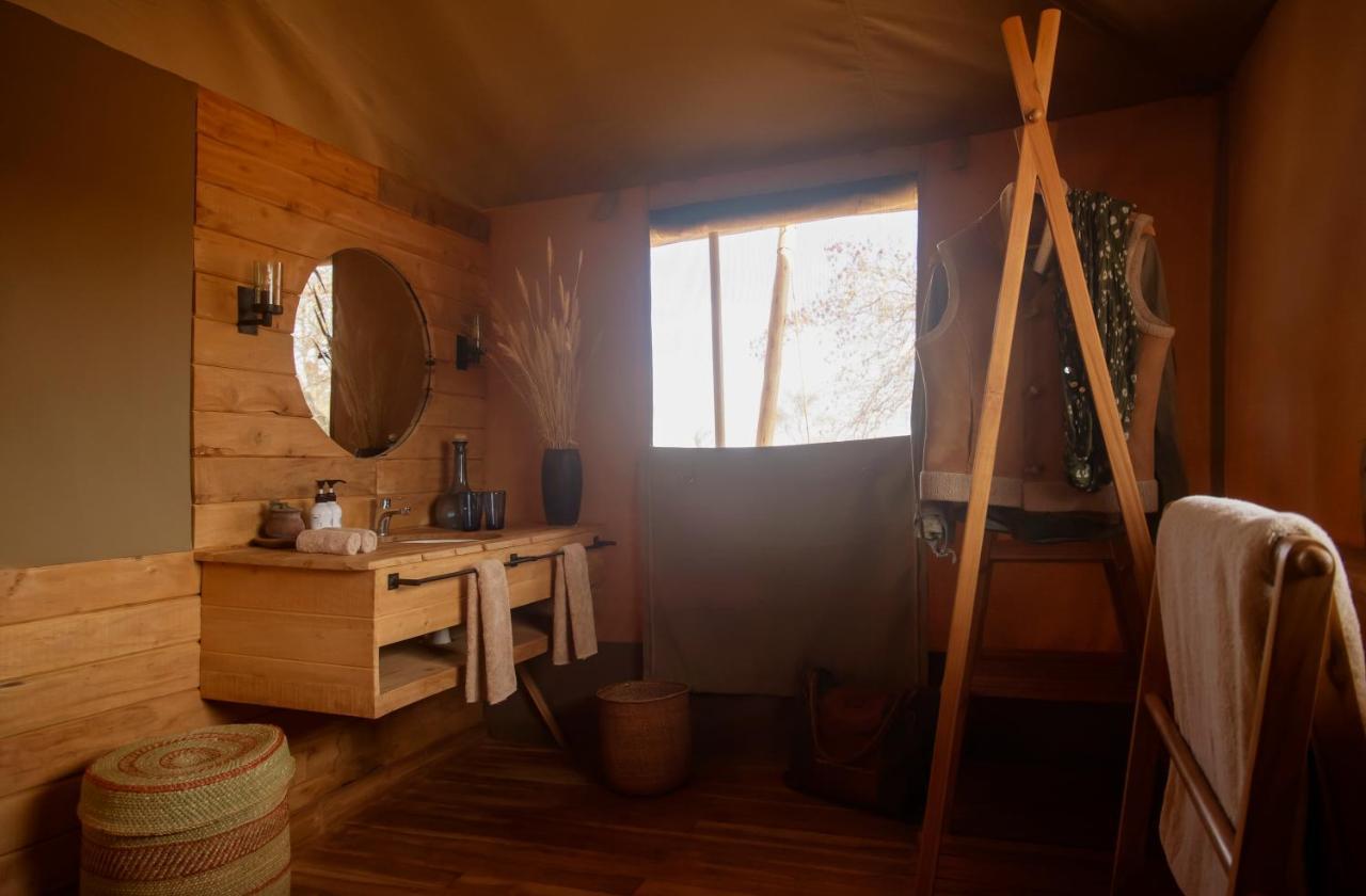 Olkeri Camp Hotell Olmotoni Eksteriør bilde